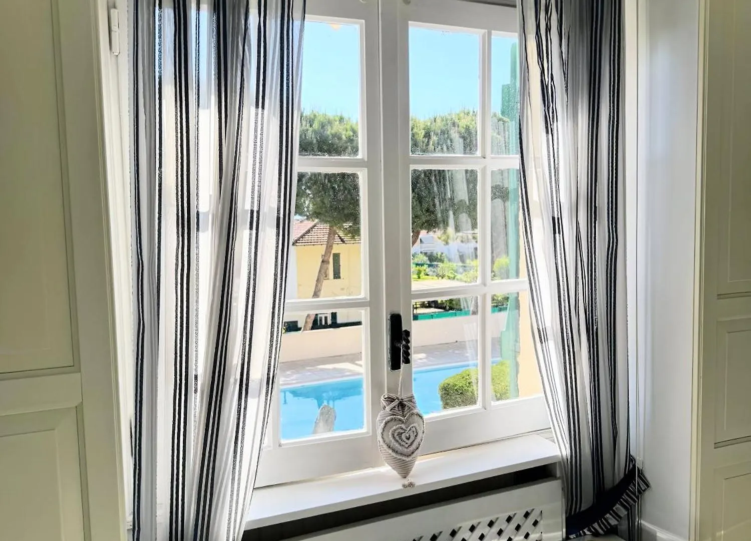 Superb Apartment In Provenzal Residence With Pool Antibes